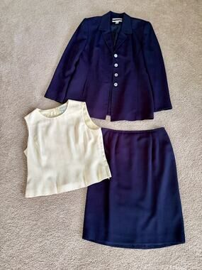 Women’s suit